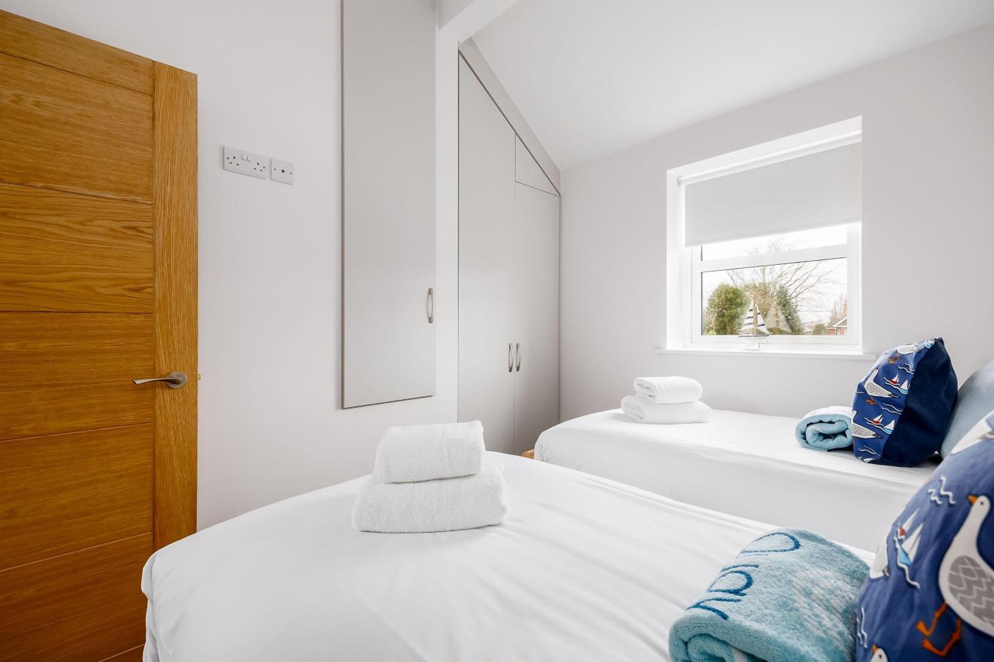 Charlotte Cottage Poole Luaran gambar